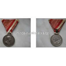 Medaile - válečná medaile Der Tapferkeit Franz Josef I na původní stuze Stříbrná